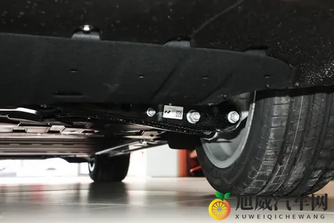 乐道L60深度体验：25万级SUV的四大争议点，你选哪边？-2