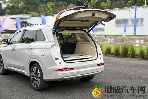 预售1398万，超长续航+四驱，带你看第三代蓝电E5 PLUS-1