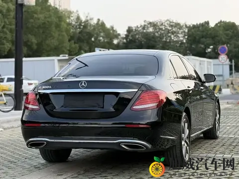16万拿下豪华座驾：2017款奔驰E300L，商务家用皆宜-1
