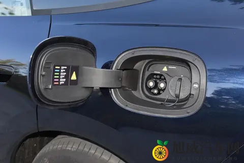 15 万级纯电家轿，配置拉满，空间够大，这款新车能火？-1