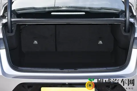 燃油车也有性价比，试驾第三代领克03，10万出头就能买？-1