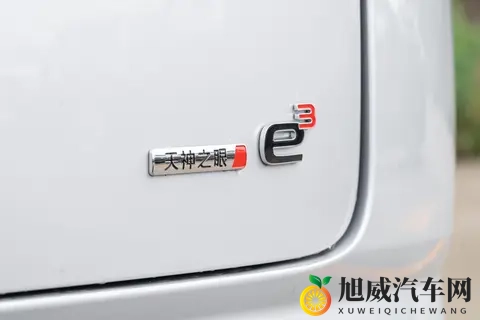 30 万级六边形战士！腾势 N8L 大六座 + 1300 续航，家庭出行闭眼冲～-1