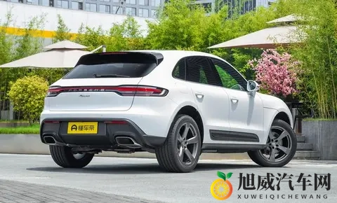 哥布林洞窟：神秘探险之旅：汽车穿越未知洞穴-3