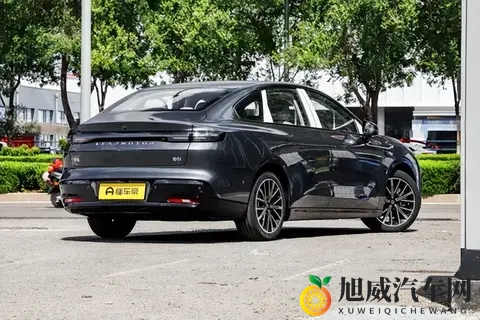 10万纯电轿车能否兼顾性能与实用？它或许给了个新答案-3