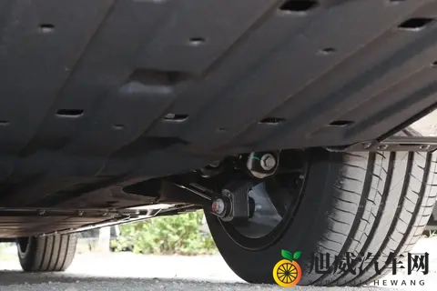 家庭选电车不纠结，10 万级零跑 B01 实用又靠谱！-3