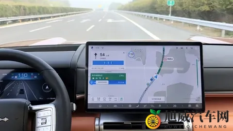 既有越野车的硬派，也有家用车的细腻，试驾方程豹钛7-2