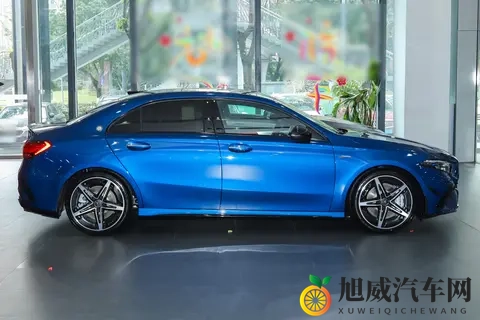 2025 款奔驰A级AMG怎么选？两款配置一句话对号入座-2