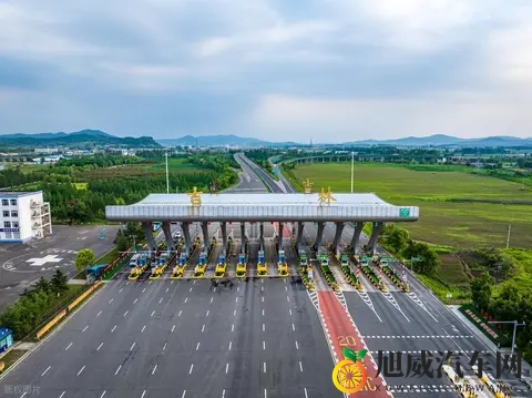 多地高速收费到期，车主迎来免费午餐！-1