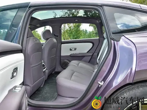 长安启源A06正式上市！1099万起，800V快充+激光雷达引爆价格战-1