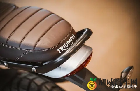 凯旋400价格崩盘？398cc发动机表现亮眼，二手车商承压？-1