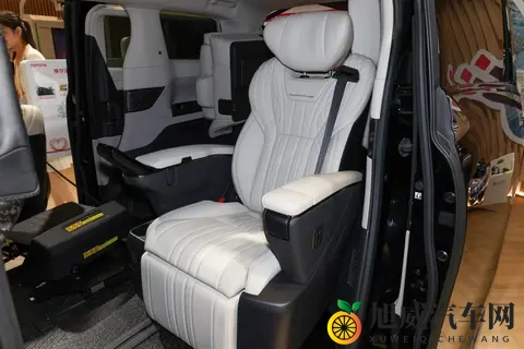 官方参考价140万元_预计明年5月发售 丰田埃尔法福祉版实车现身-1