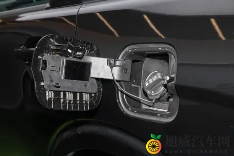 36万级大型6座SUV，配25T+8AT+四驱，实测油耗65L-2