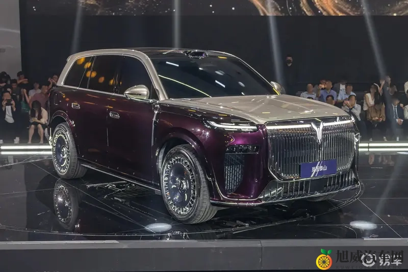 男女打扑克：男女共度欢乐时光，牌桌竞技显身手-2