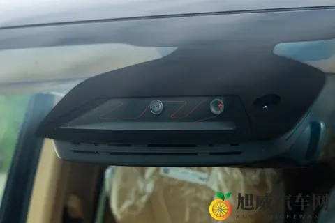 插混MPV的崛起，26款岚图梦想家，全能家商两用MPV-2