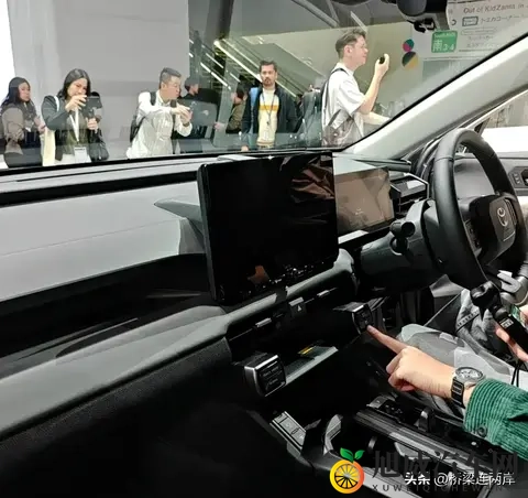 丰田RAV4降价至16万？混动四驱硬刚国产车-1