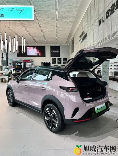 新能源车渗透率破40%！买车选低配还是高配老司机教你不花冤枉钱-3