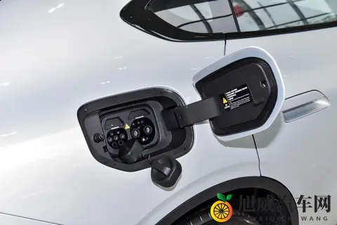 深蓝L06 2026款670Ultra激光版：一次深度体验，揭秘其均衡实力-3