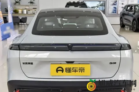 实拍深蓝L06,内外兼修的实力派,带你领略不一样的魅力-1