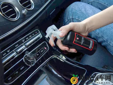 史维克斯教你如何拯救发白粘胶的汽车仪表台？-2