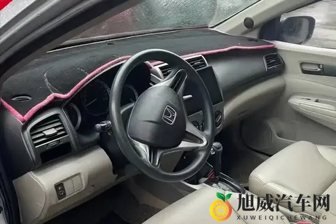 车上加装这3种东西等于在慢性自杀?好看不好用,很多人车上都有-3