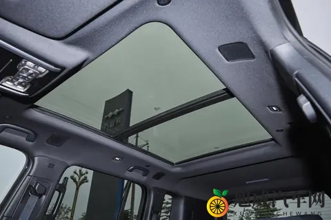 方程豹豹7：带娃出游、通勤、长途自驾，这款SUV都挺好-2