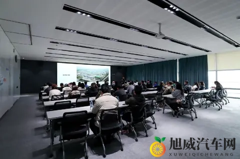 北京现代EO羿欧场地科目体验，底盘下功夫了，15万以内非常能打-1