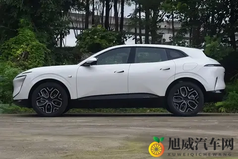 20万级就能上车！这款中型SUV配华为乾崑ADS 4，智能强-1