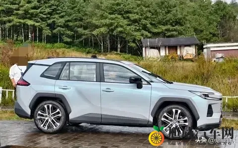 丰田全新威兰达实车正式亮相!全新外观设计 内饰调整 搭配混动系统-3