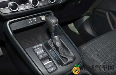 各传媒公司最漂亮的:豪华座驾盘点:传媒圈里的颜值担当-1