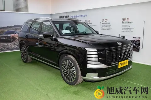 现代帕里斯帝，25T+四驱，六座布局，油耗784L-1