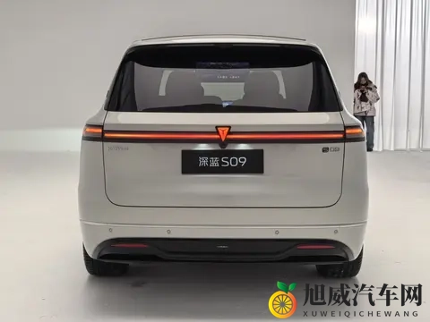 20万级大六座奶爸车，6座增程大型SUV，深蓝S09超长续版值得体验-1