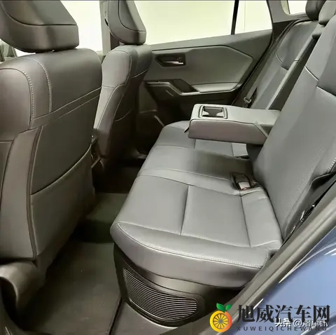 丰田全新威兰达实车正式亮相!全新外观设计 内饰调整 搭配混动系统-2