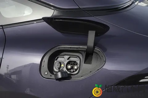 25万预算买什么车好?这款中型轿车全系标配华为ADS 30,值得一看-1