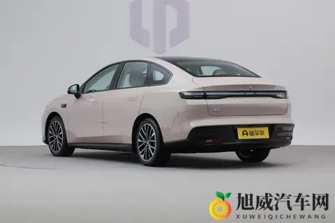 续航不虚标，配置丰富，零跑B01到底怎么样？-3