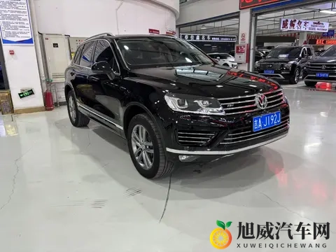 16万多拿下大众途锐,V6引擎+四驱,硬派越野也能家用-2