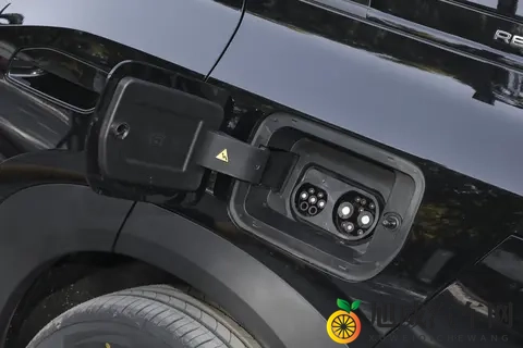 油耗55L，亏电不肉，噪音还小，预售1268万，买增程SUV的等等它-2