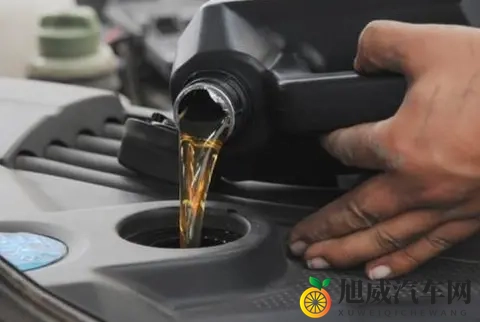 别瞎换机油！新手必记5个真相：避开3大伤车坑，每次保养省200+-1