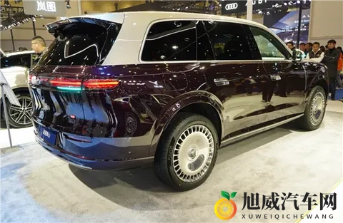 国产豪华旗舰SUV新王炸！岚图旗舰泰山亮相郑州国际车展-1