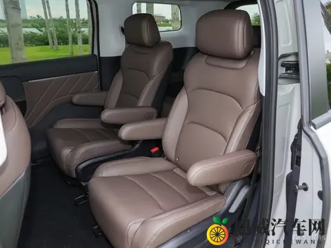 售730万起 五菱星光730上市 燃油_插混_纯电动力 七座大MPV-3