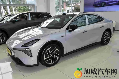 深蓝L06曝光,激光雷达全系标配,14万级玩出新花样-1