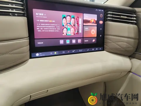 智己LS9实体店看车体验——不愧是上汽旗舰-2