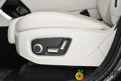 领克09限时优惠近3万，四驱+大六座，适合家用？-2