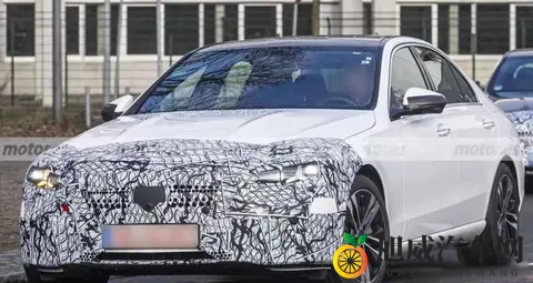 全新C级卷土重来，15T退居二线，20T能救奔驰吗？-1