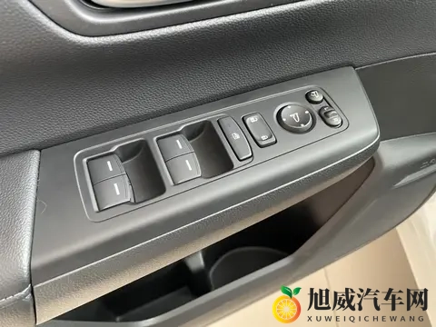 谁说家用车不能飒？CR-V全球30年荣耀款让老司机坐不住了-3