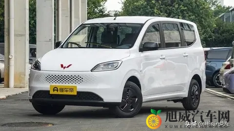 五菱宏光燃油版亮相!15L动力+7座可选,家用拉货两不误-3