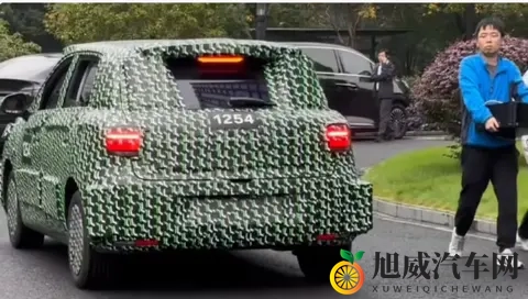 零跑A10曝光！疑似T03接班人，小车市场又要开卷了？-1