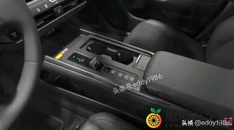 全新雷克萨斯ES实车外观与内饰终于曝光,惊喜与惊吓并存!-3