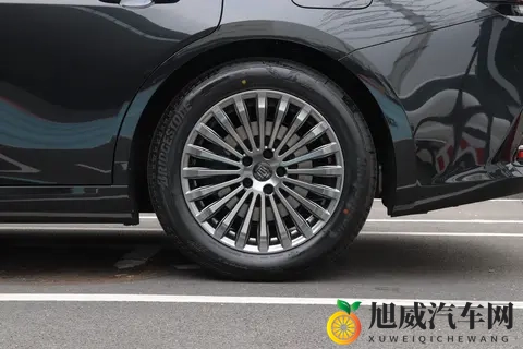 丰田皇冠 (进口) 2024 款 HEV 双版本选买解读-1