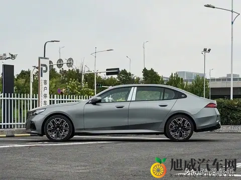 宝马5系跌至32万，抄底时机还是换代前夜？-1