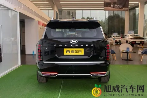 现代帕里斯帝，25T+四驱，六座布局，油耗784L-2